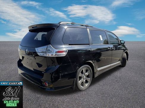 Used 2017 Toyota Sienna SE Premium w/ Protection Package FWD image 8