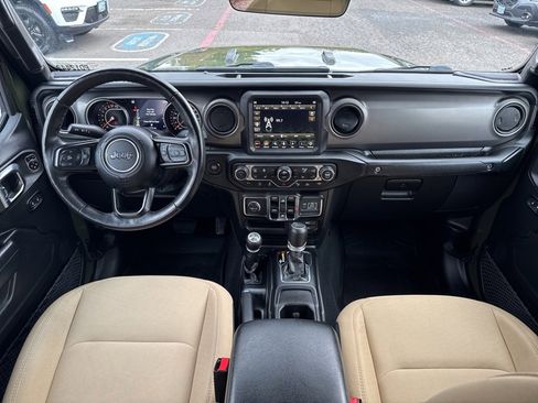 Used 2023 Jeep Gladiator Willys image 22