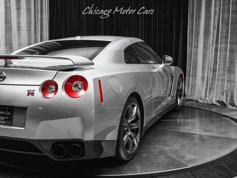 Used 2009 Nissan GT-R Premium AWD/4WD image 35