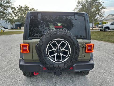 Used 2026 Jeep Wrangler Unlimited Rubicon image 9