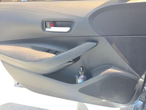 Used 2021 Toyota Corolla LE image 8