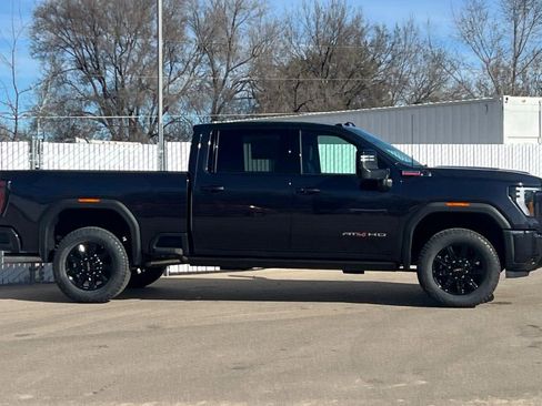 New 2026 GMC Sierra 2500 AT4 w/ AT4 Premium Plus Package AWD/4WD image 3