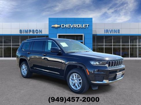 Used 2024 Jeep Grand Cherokee L Laredo image 2