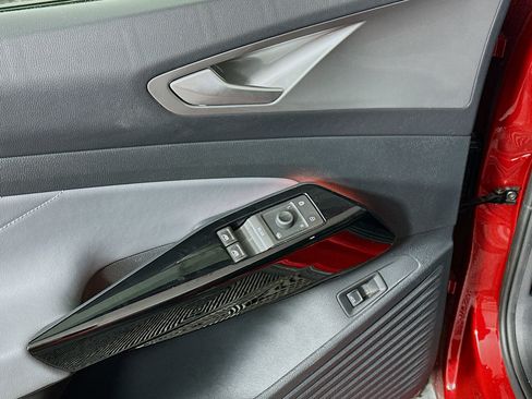 Used 2024 Volkswagen ID.4 S image 15