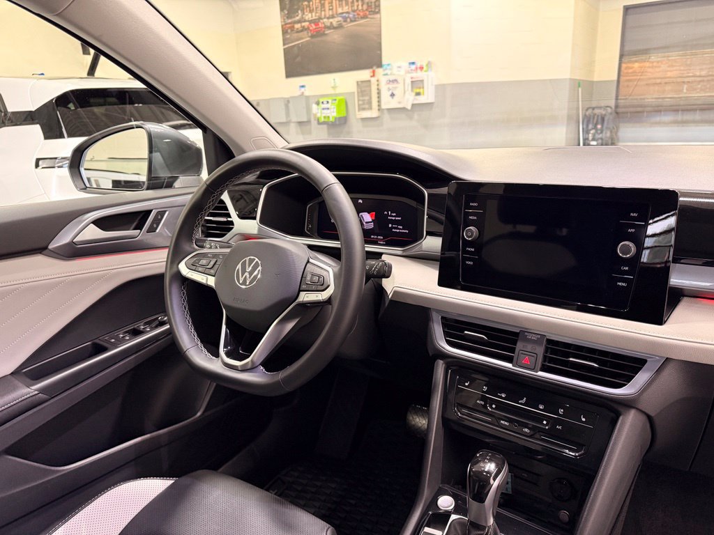Used 2025 Volkswagen Taos SEL w/ Black Wheel Plus Package AWD/4WD image 31