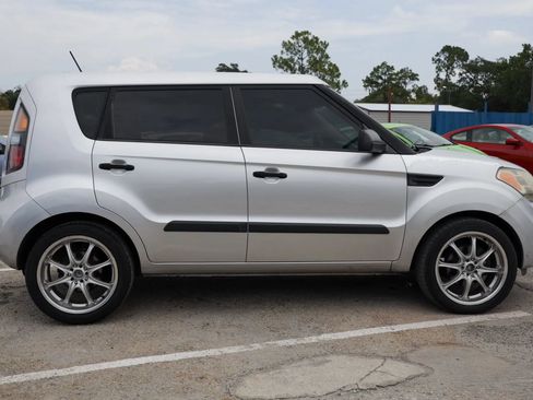 Used 2011 Kia Soul FWD image 8