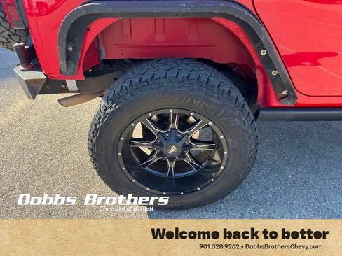 Used 2017 Jeep Wrangler Unlimited Rubicon w/ Connectivity Group AWD/4WD image 12