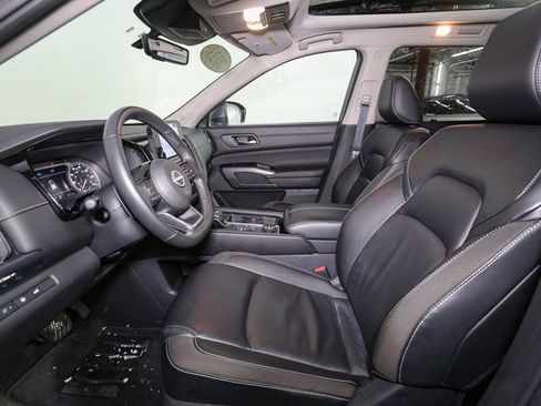 Used 2023 Nissan Pathfinder SL w/ SL Premium Package image 40