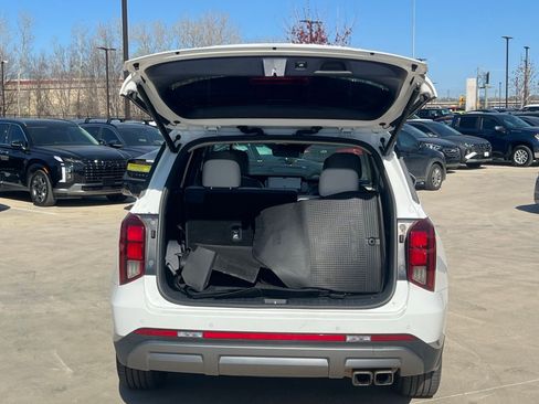 Used 2023 Hyundai Palisade Limited w/ Winter Package image 15