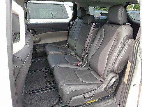 New 2026 Kia Carnival SX image 5