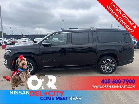 Used 2024 Jeep Wagoneer L Series II RWD image 2