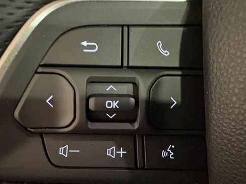 Used 2026 Toyota Tundra Limited AWD/4WD image 18