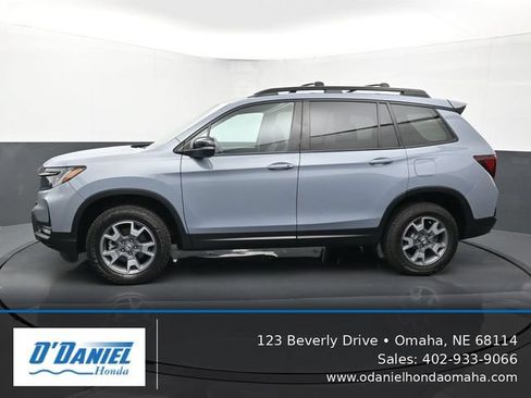 Used 2023 Honda Passport TrailSport image 2