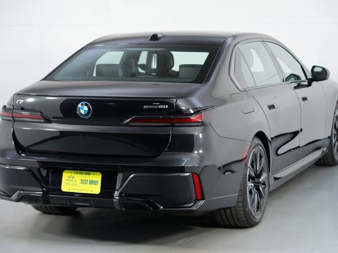 Used 2024 BMW i7 eDrive50 w/ M Sport Package image 61