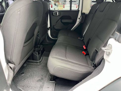 Used 2018 Jeep Wrangler Unlimited Sport S AWD/4WD image 16