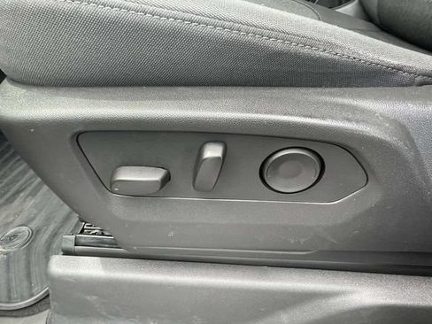 Used 2025 Chevrolet Silverado 1500 Custom RWD image 15