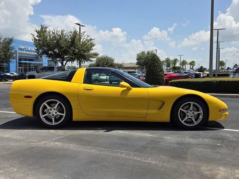 Used 2001 Chevrolet Corvette Coupe w/ Preferred Equipment Group2 RWD image 7