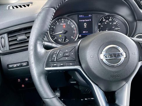 Used 2018 Nissan Rogue SL FWD image 21