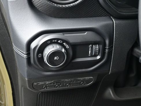 New 2025 Jeep Wrangler Unlimited Rubicon w/ Technology Group image 19