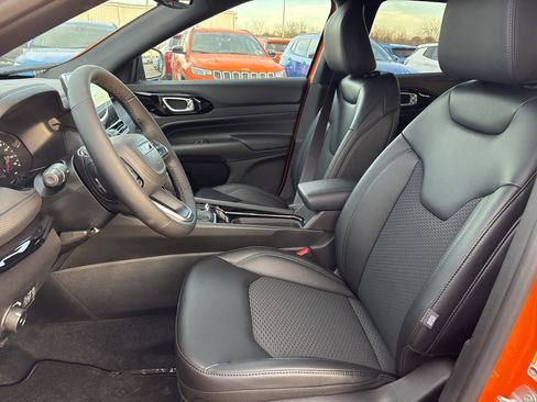 New 2026 Jeep Compass Latitude image 9