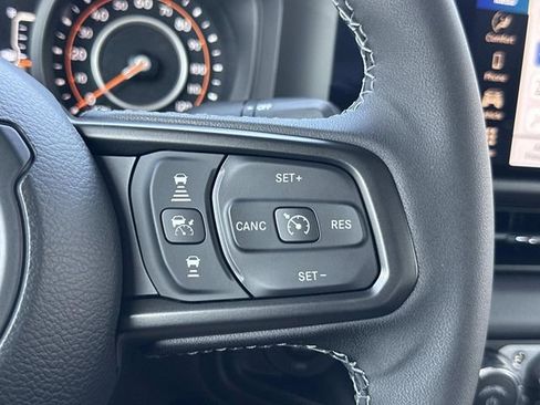 New 2025 Jeep Gladiator Mojave w/ Convenience Group image 32