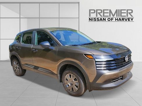 New 2026 Nissan Kicks S image 2