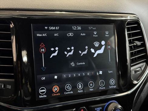 Certified 2022 Jeep Grand Cherokee Laredo X image 29