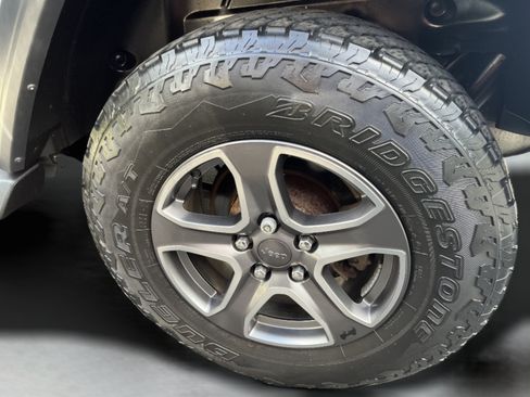 Used 2018 Jeep Wrangler Unlimited Sport S AWD/4WD image 9