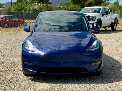 Used 2021 Tesla Model Y Performance image 8