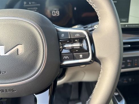 New 2025 Kia Sorento S image 19