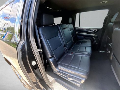 Used 2023 Chevrolet Suburban LT RWD image 28