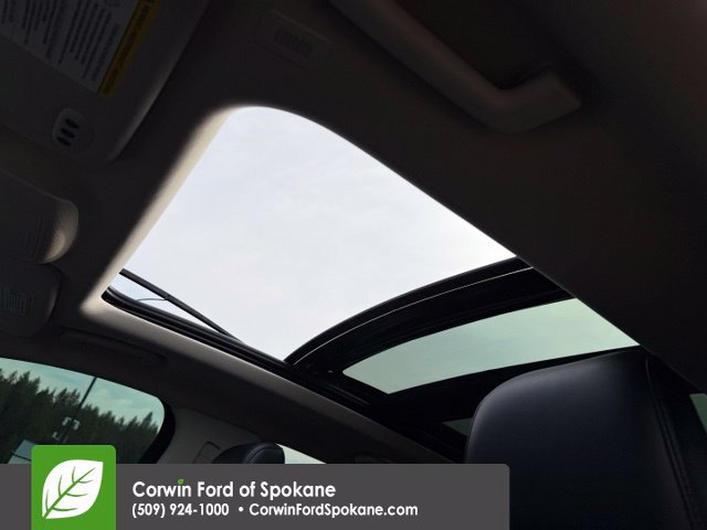 Used 2020 Ford Edge Titanium w/ Equipment Group 301A AWD/4WD image 36