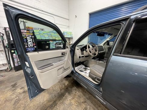 Used 2012 Ford Escape XLT image 29