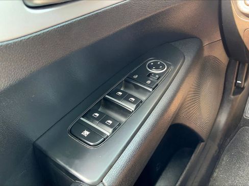 Used 2022 Kia Forte LXS FWD image 32