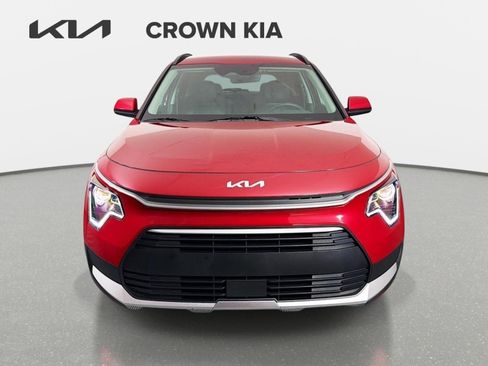 Certified 2025 Kia Niro EX FWD image 2