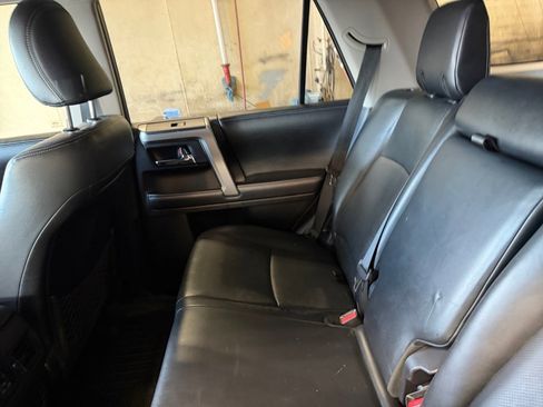 Used 2014 Toyota 4Runner Limited image 33