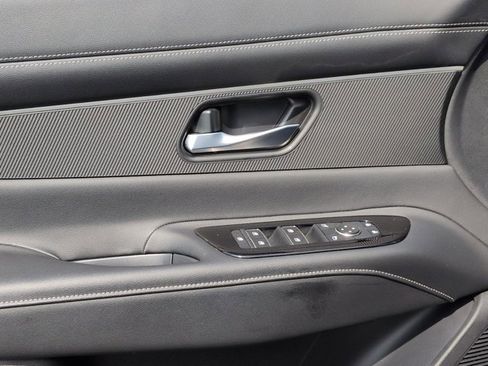 Certified 2025 Nissan Murano SV FWD image 13