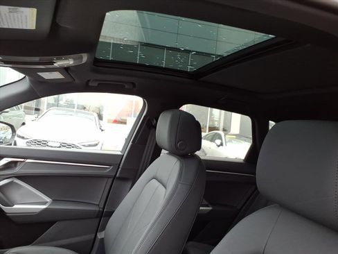 New 2025 Audi Q3 2.0T Premium image 11