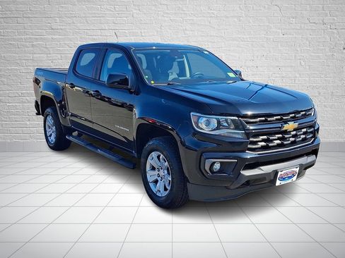 Used 2021 Chevrolet Colorado LT w/ Safety Package AWD/4WD image 3