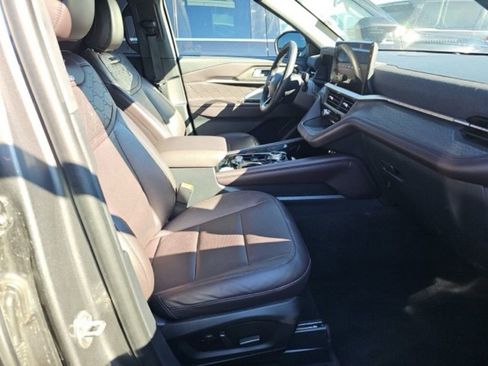 Used 2025 Ford Explorer Platinum w/ LUX Leather Package image 14