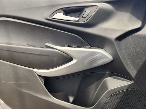 New 2026 Chevrolet Trax RS w/ Sunroof Package FWD image 16