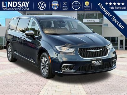 Used 2023 Chrysler Pacifica Limited
