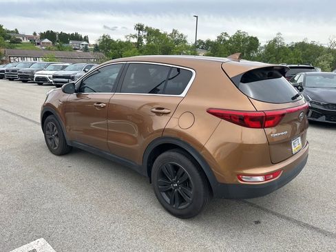 Used 2019 Kia Sportage LX AWD/4WD image 4