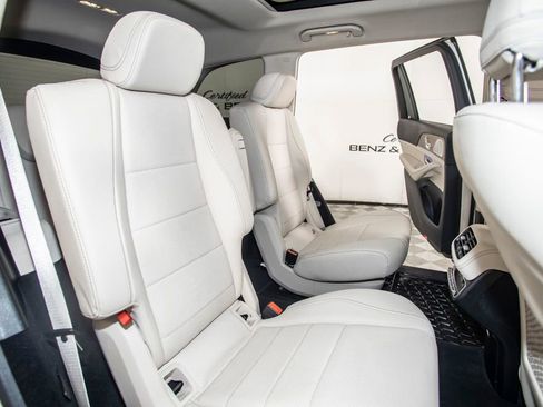 Used 2024 Mercedes-Benz GLS 450 4MATIC image 21