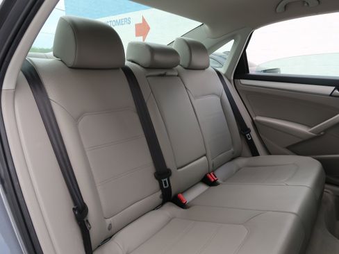 Used 2012 Volkswagen Passat 2.5 SE image 30