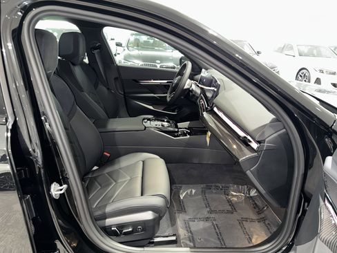 New 2026 BMW i5 eDrive40 w/ M Sport Package image 9