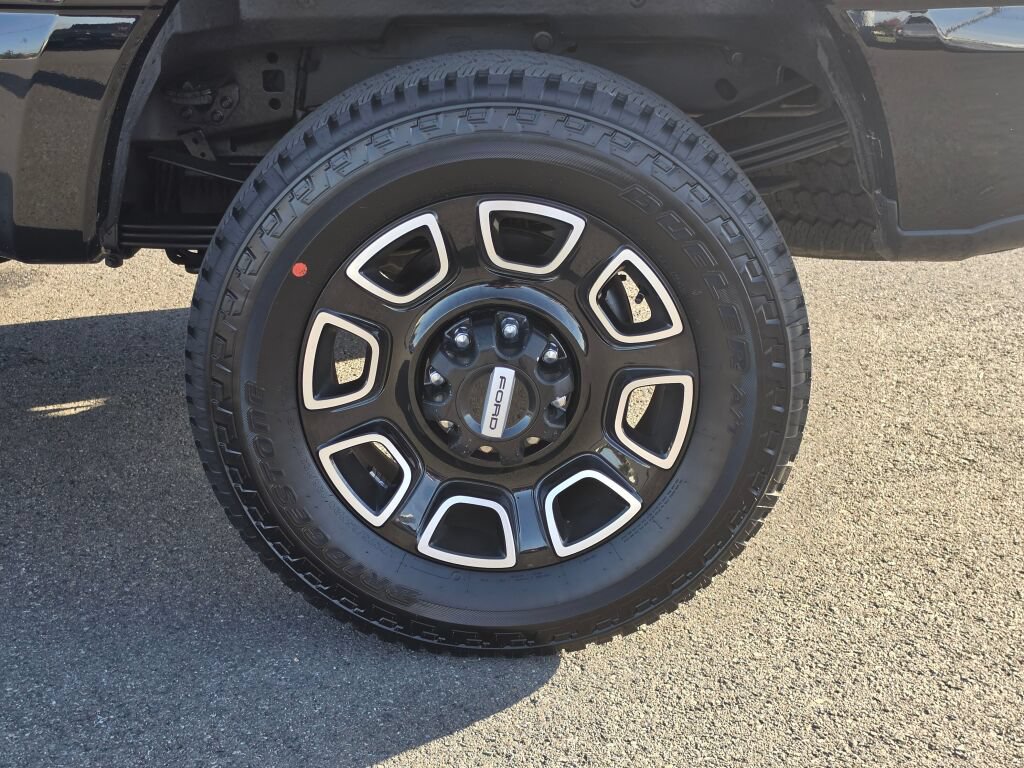 Certified 2026 Ford F350 Platinum AWD/4WD image 9