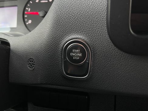 Used 2020 Mercedes-Benz Sprinter 2500 image 16