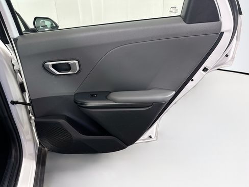Used 2025 Kia K4 FWD image 28