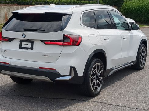 Used 2023 BMW X1 xDrive28i w/ Convenience Package AWD/4WD image 3